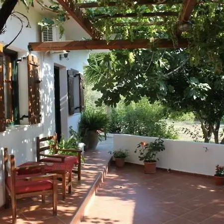 Hariklia Rent Zarós