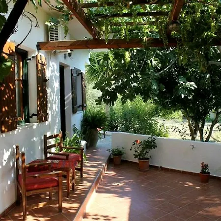 Hariklia Rent Zarós